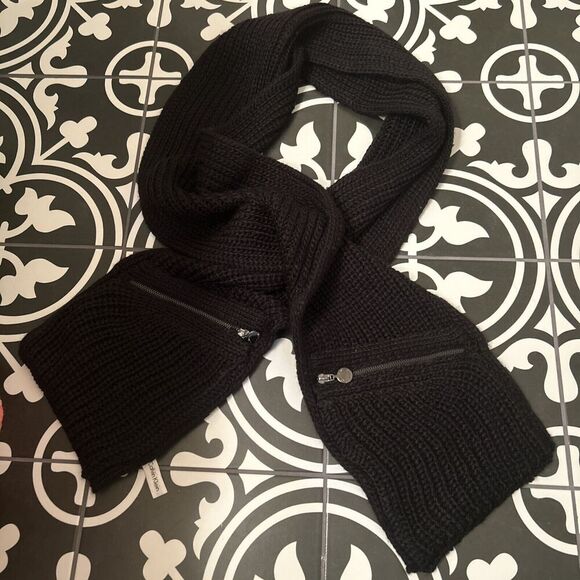 Calvin Klein Women’s Black Wide Knit Pockets Zippers One Size Scarf Wrap NWT - Picture 7 of 10